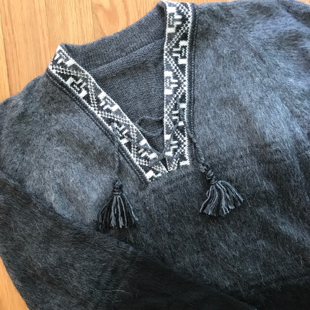 Peruvian sweater - Picture 2 of 2